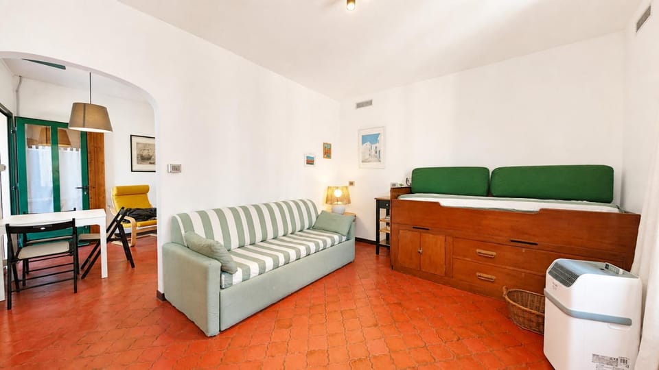 Hostdomus - La Piazzetta sul Mare Apartment in Varigotti
