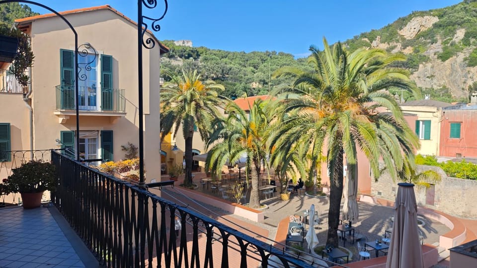 Hostdomus - La Piazzetta sul Mare Apartment in Varigotti