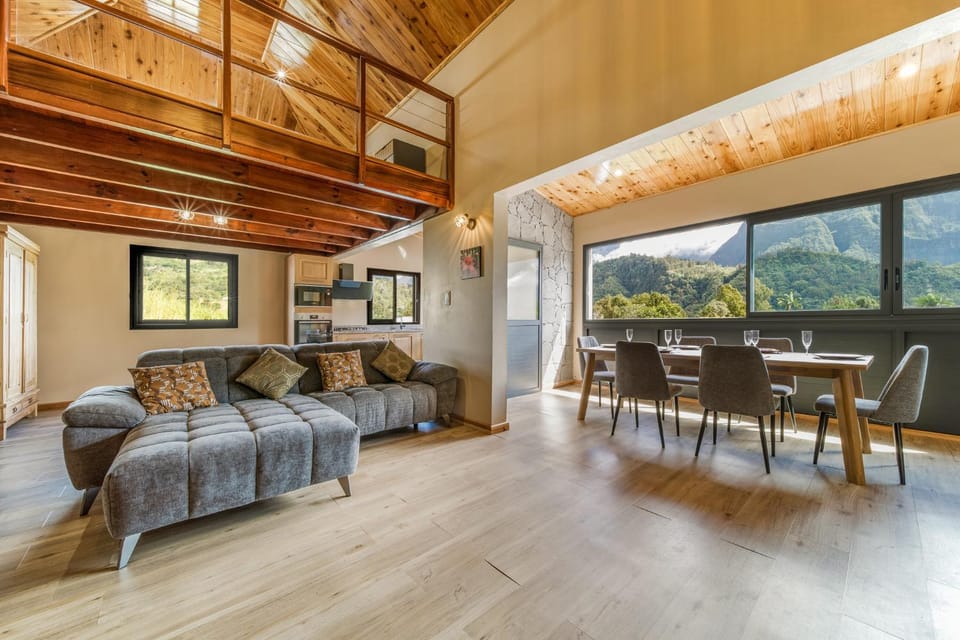 Living room, Dining area
