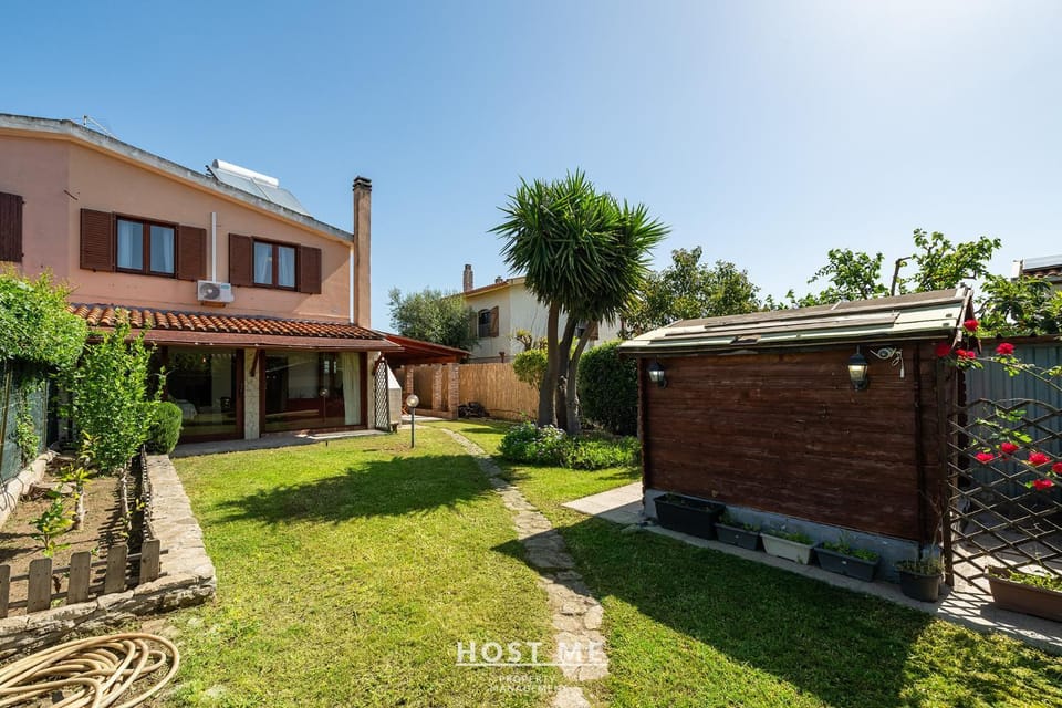 Property building, Day, Garden, Garden view