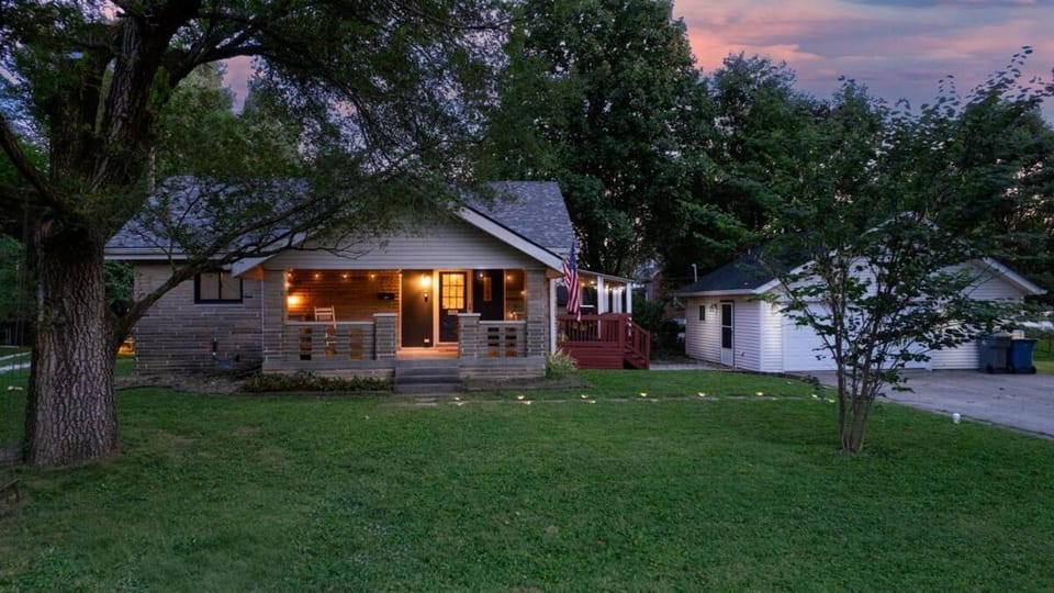 Game Room, Hot-Tub, Gym, Pet-Friendly, Sleeps14 House in Perry Township