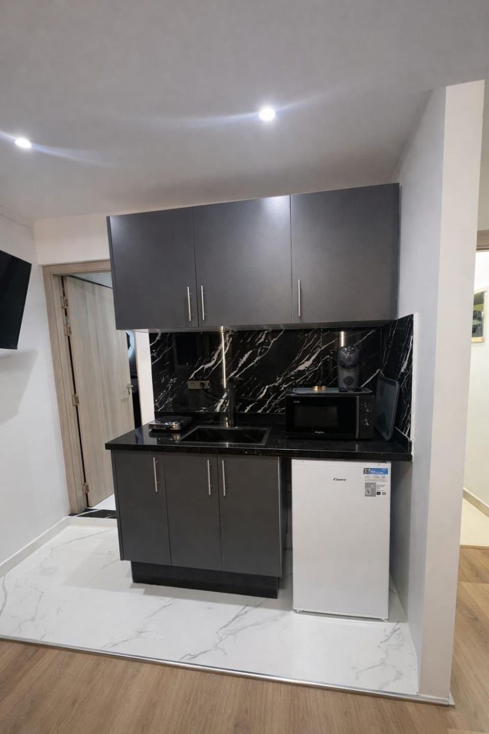Kitchen or kitchenette