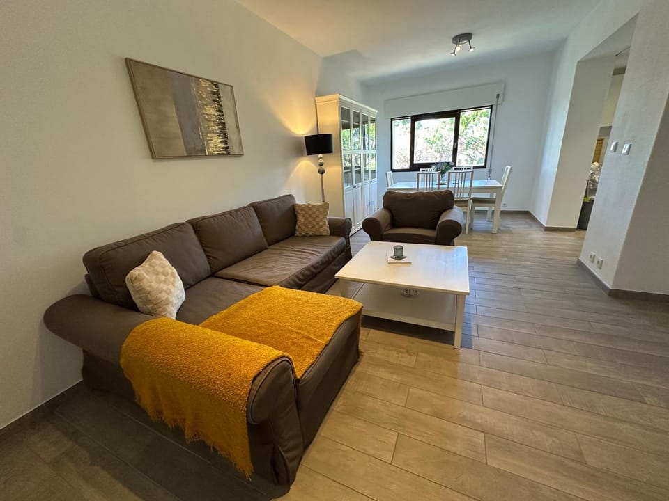 Stylish Apartment with Pool near Vilamoura Marina Apartment in Quarteira