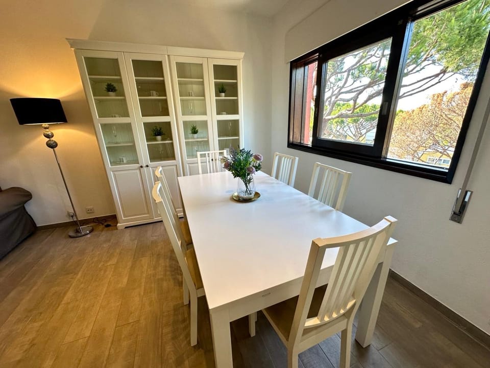 Stylish Apartment with Pool near Vilamoura Marina Apartment in Quarteira