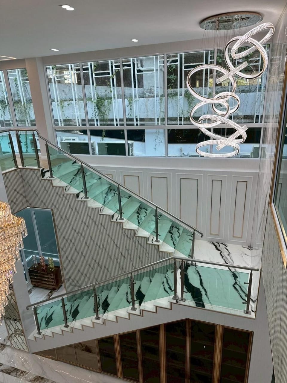 Bird's eye view, Photo of the whole room