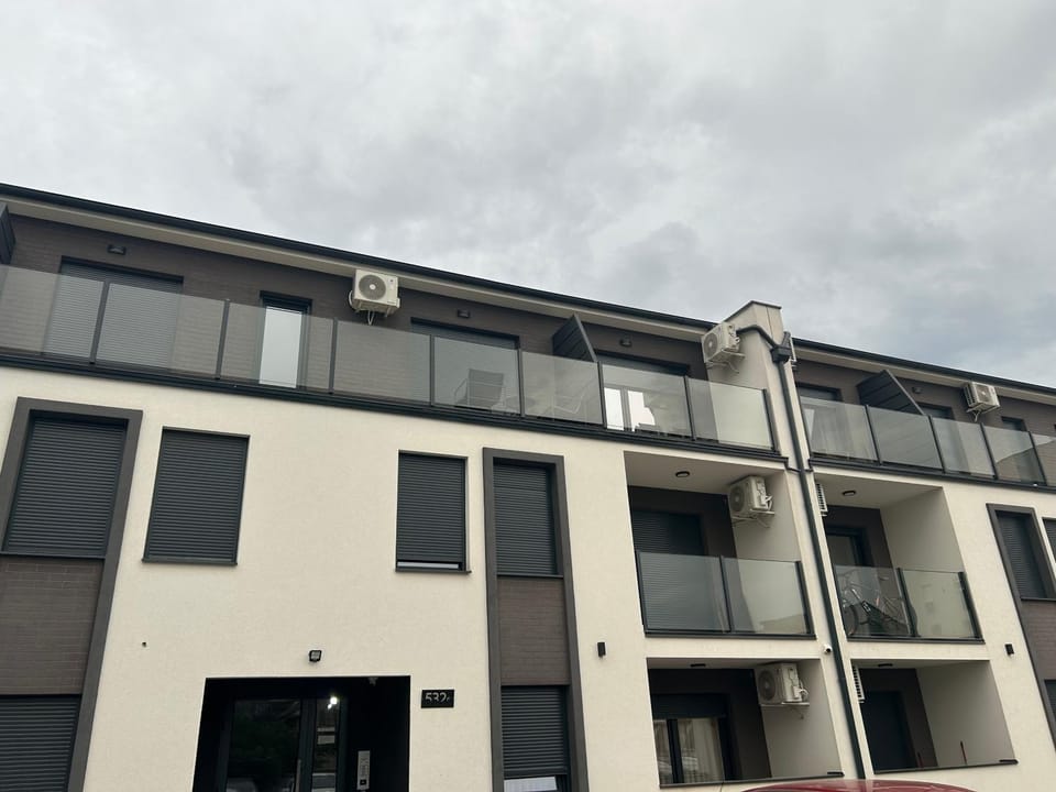 Airport Luxury Apartment Parking 6 Guests Apartment in Belgrade