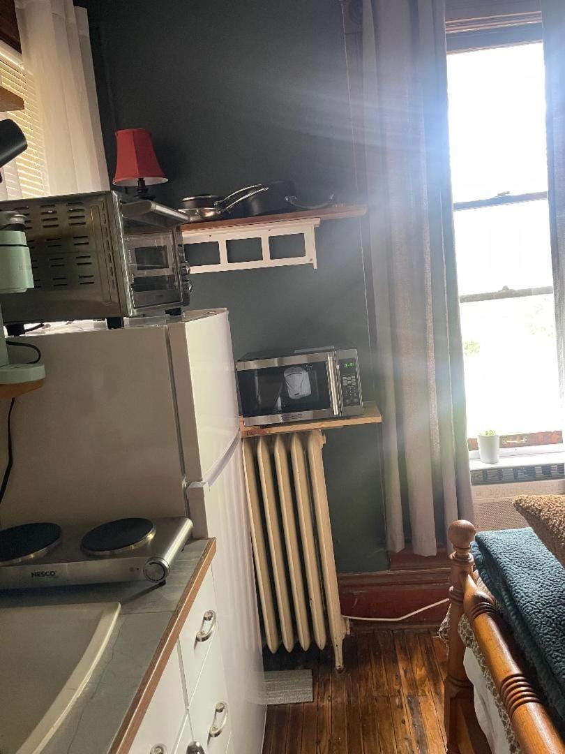 Quaint Hideaway Apartment in Des Moines