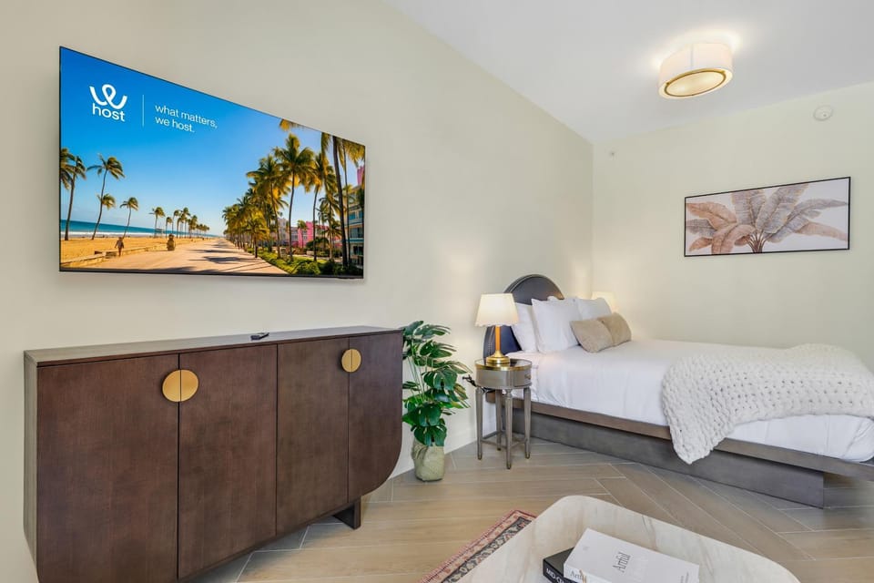 Bed, TV and multimedia