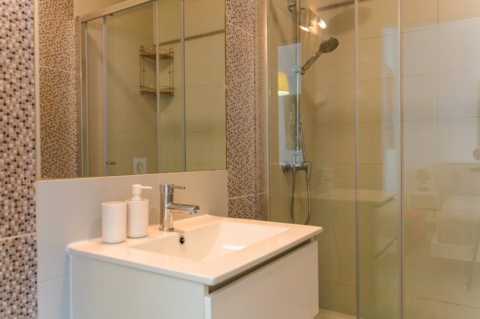 Shower, Bathroom