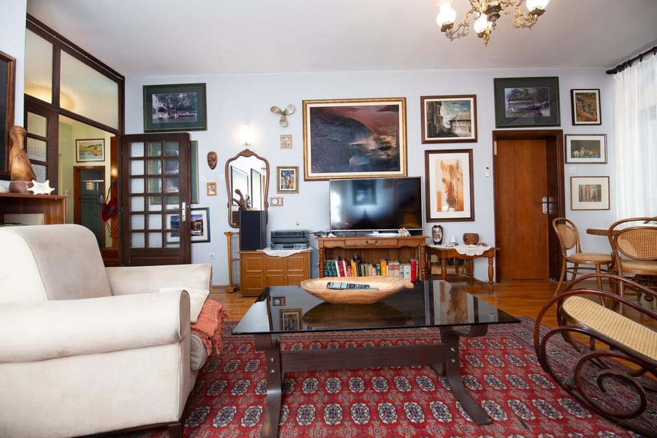 Gallery House Residence Apartment in Budva