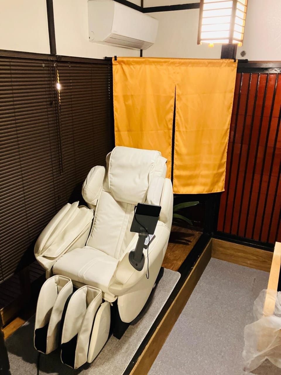 安里乃仲Traditional samurai residence with a family bath for rent Hideaway Villa with open-air bath, wood deck terrace, AI massage chair Villa in Fukuoka Prefecture