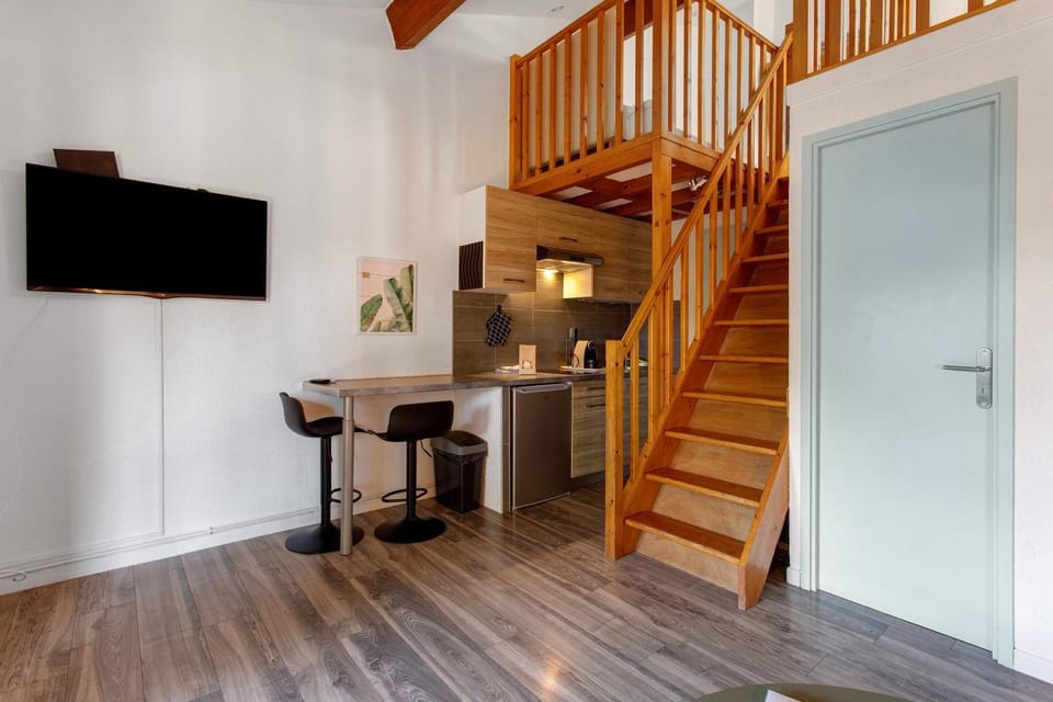 Property building, Living room