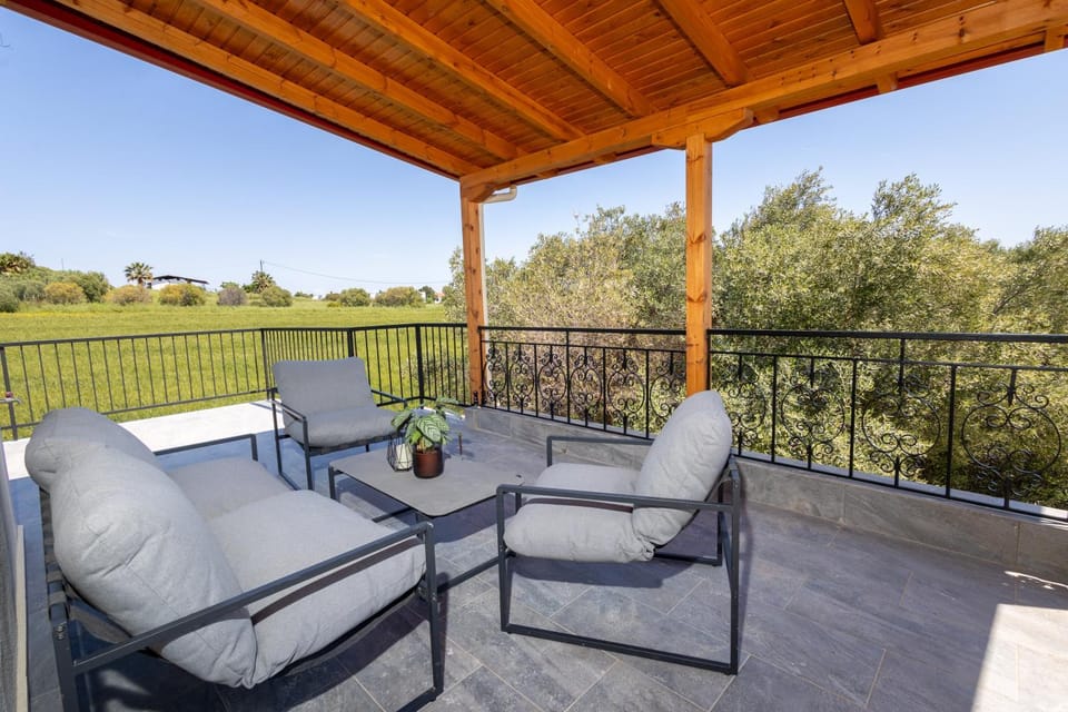 Balcony/Terrace, Garden view