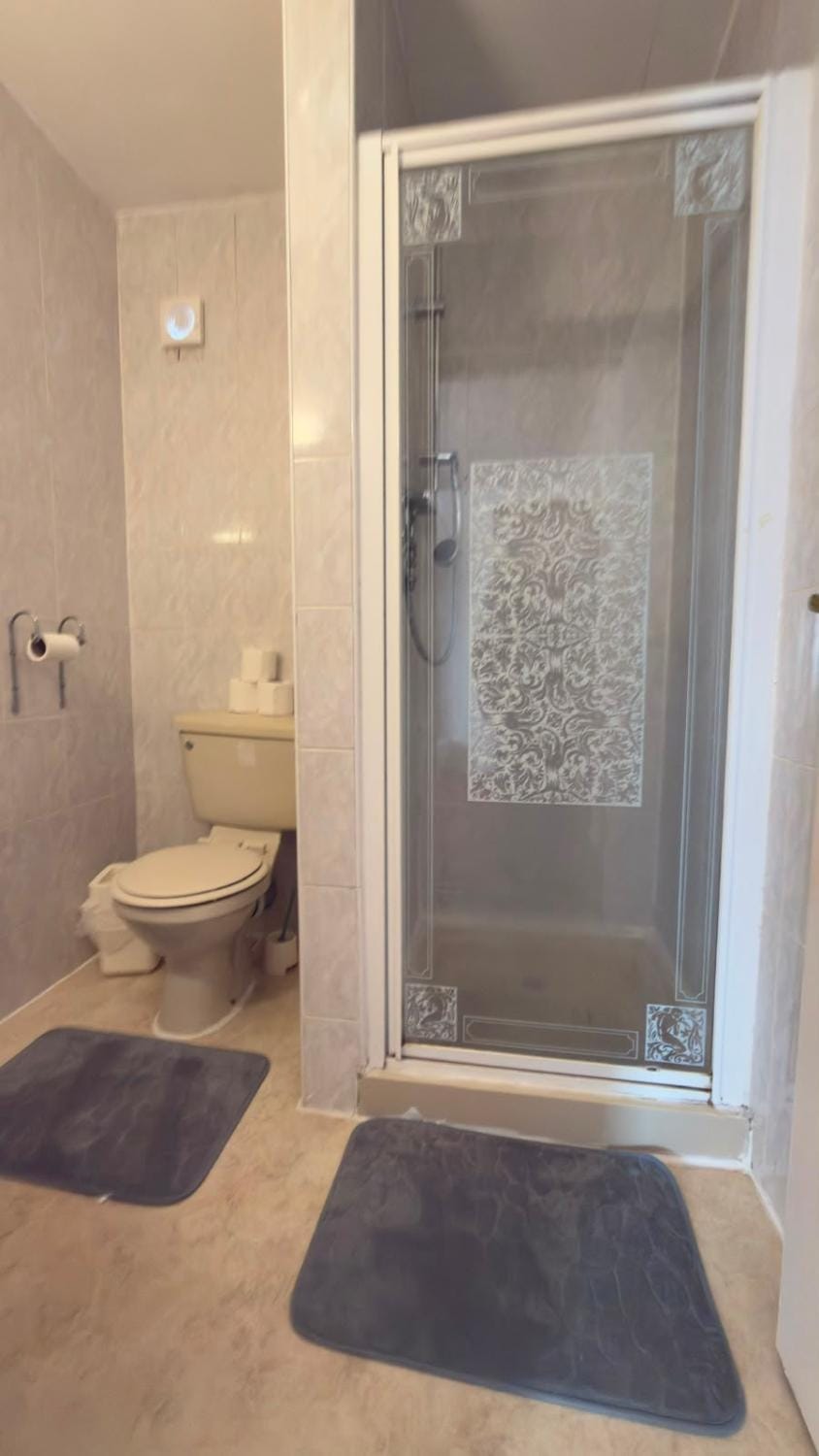 Shower, Toilet, Bathroom