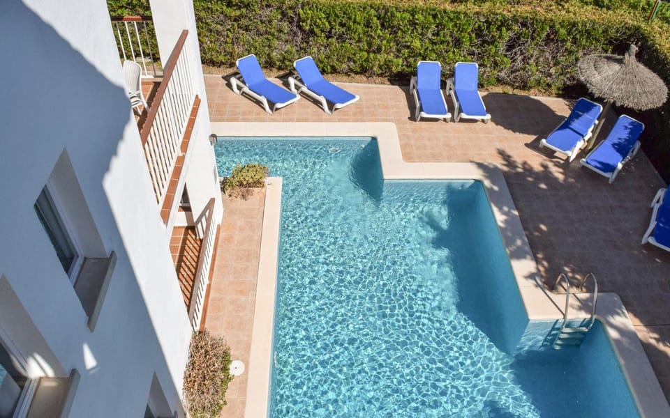 Balcony/Terrace, Pool view, Swimming pool, sunbed