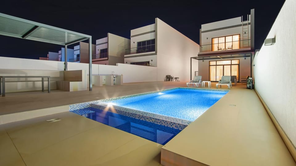 Property building, Swimming pool