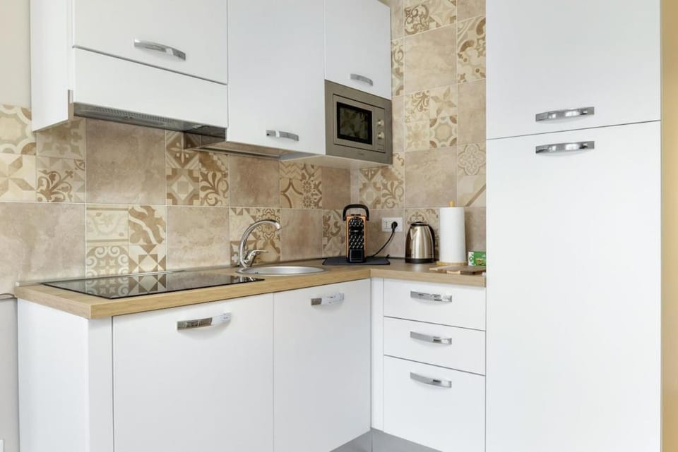 Modern Home Milano with Wi-Fi & AC 15 min to Duomo Apartment in Milan