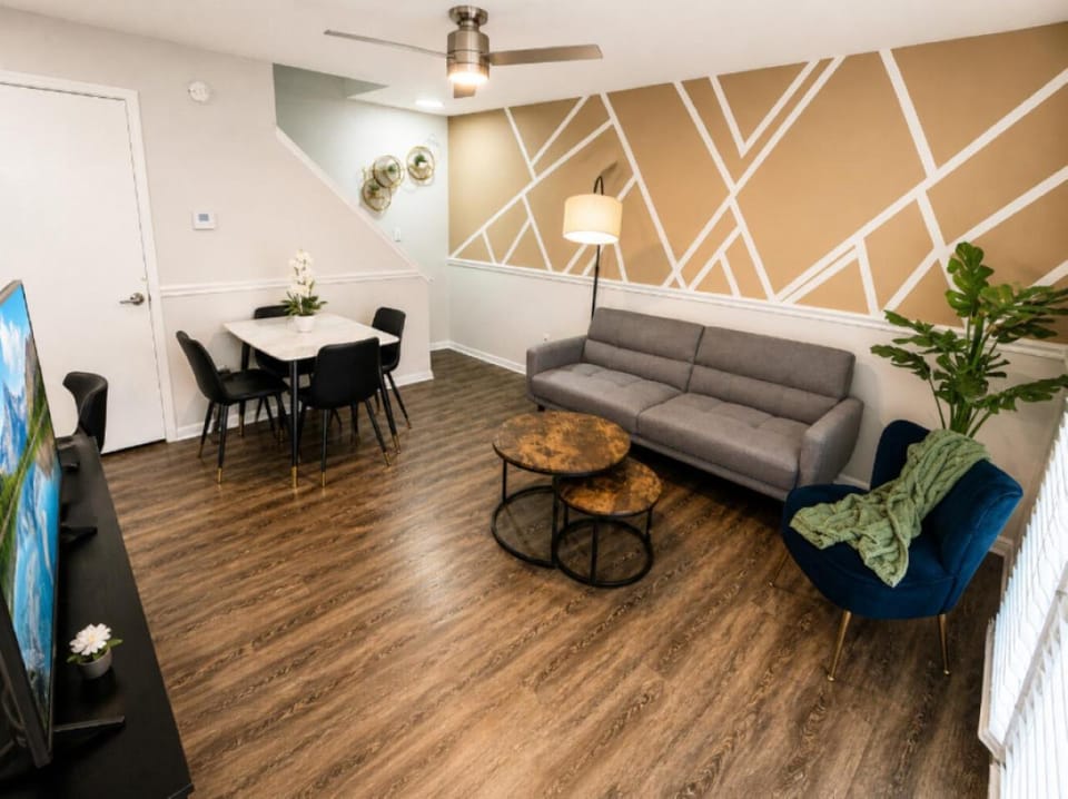 The Sage Retreat Hoover Designer Stay Apartment in Hoover
