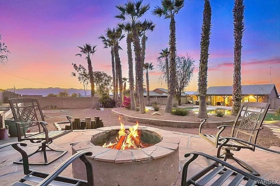 Epic Pool Party Resort House in Fort Mohave