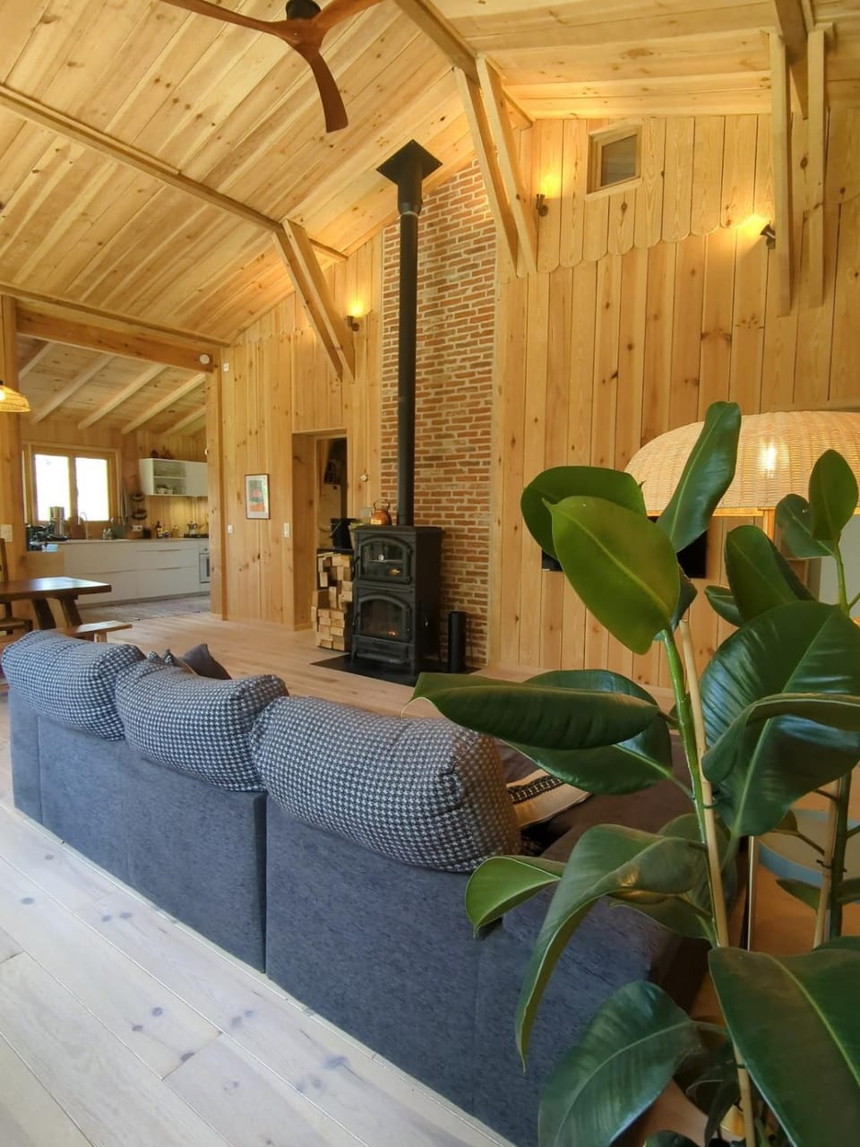 Villa surf-yoga with private lush garden & sandy stream House in Nouvelle-Aquitaine