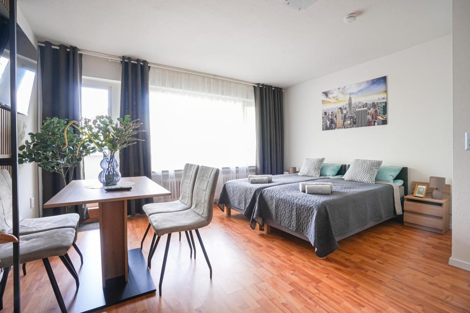 Bed, Photo of the whole room, Seating area, Bedroom