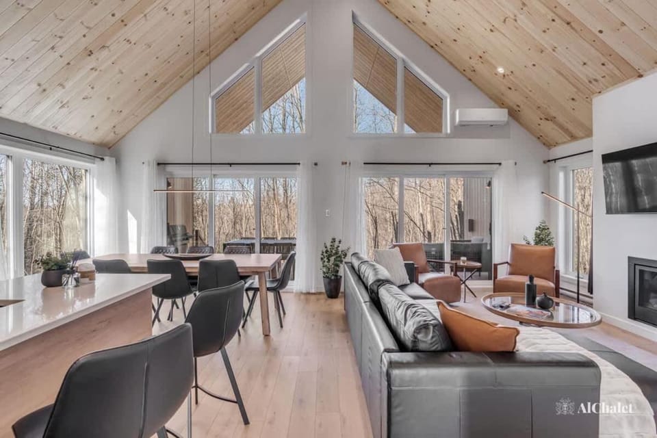 Serenity - Relaxing getaway - Spa and Arcade games Chalet in Quebec