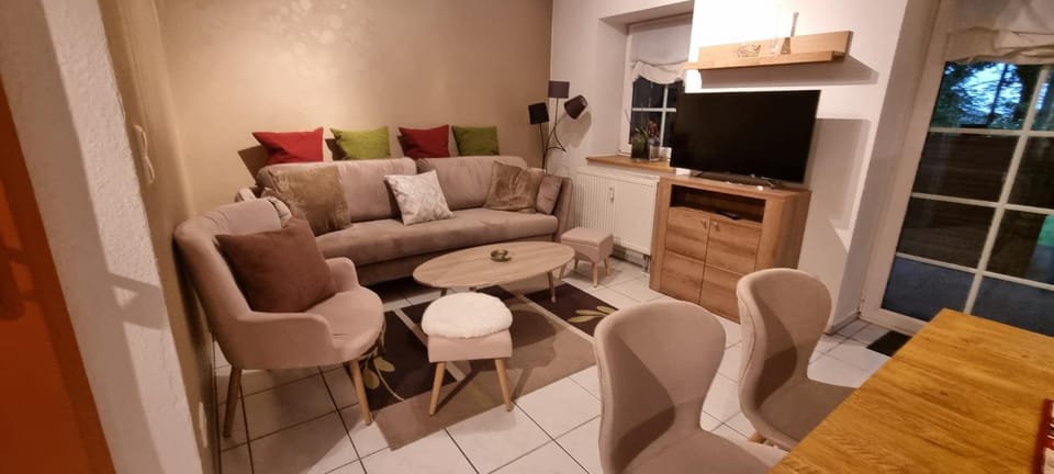 TV and multimedia, Living room, Dining area