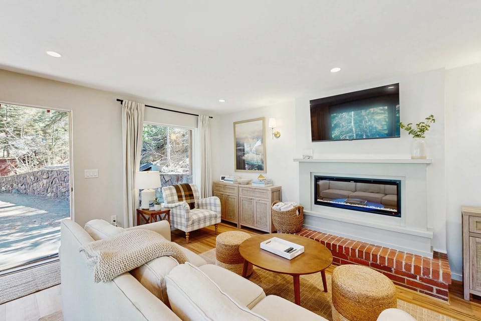 Stunning Home with Lake Views Private Beach Access House in Zephyr Cove