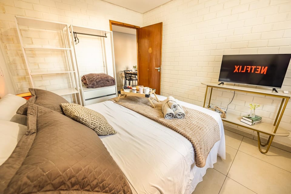 Apartamento para Casais com Café de Cortesia, Aquecedor no Quarto, Netflix e Prime Video, Kit Fondue e Praia Próxima Apartment in Imbituba