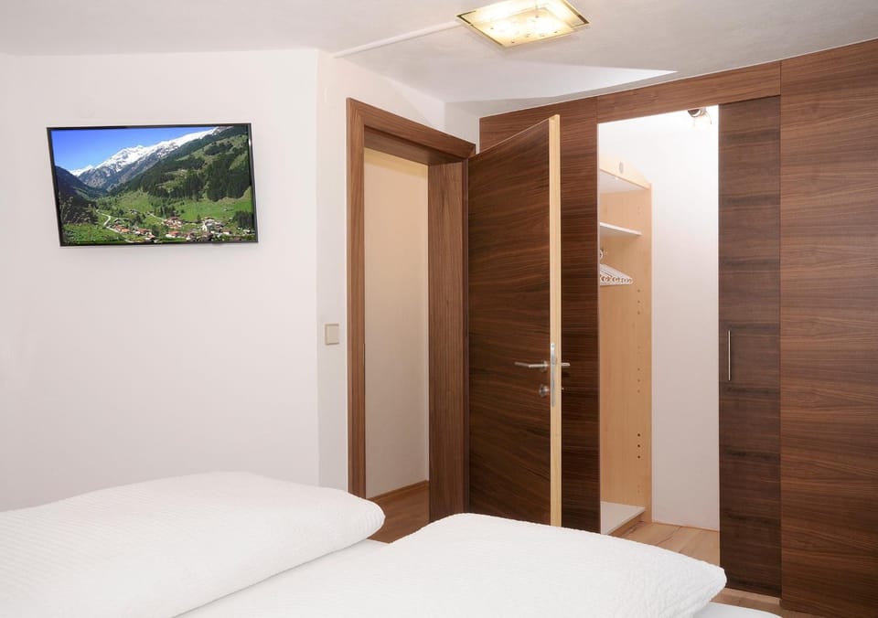 Decorative detail, Bedroom