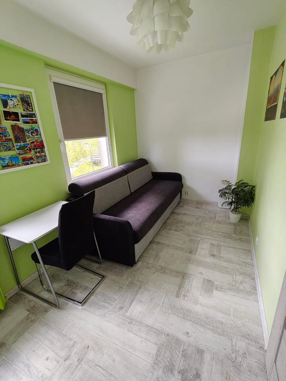 Bed, Seating area