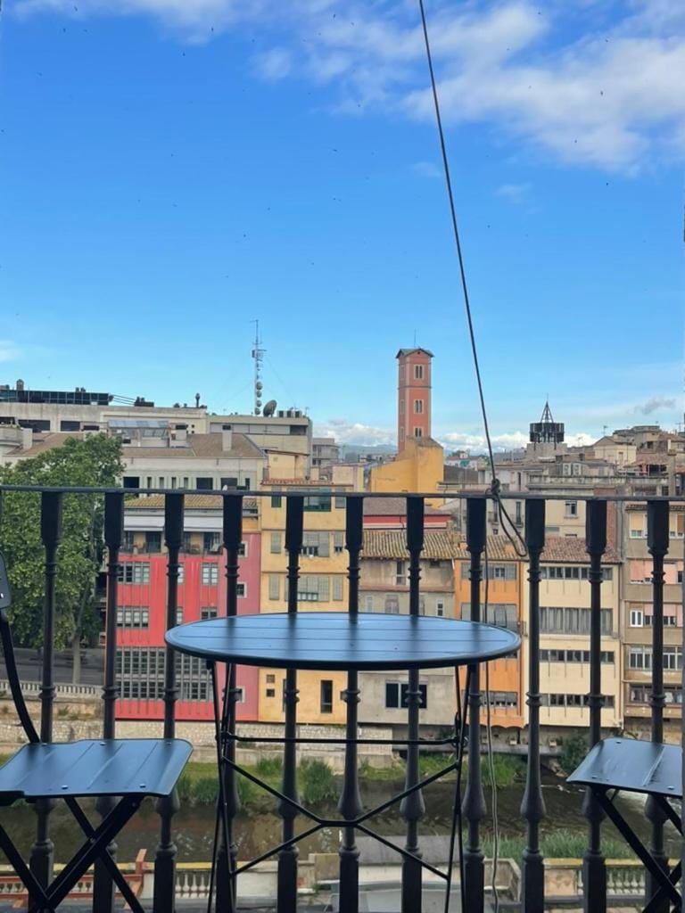 Rambla Riverview Apartment in Girona