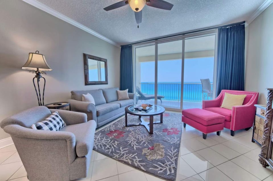 Three Bedroom Beachfront Condo with Ocean Views & Pool Apartment in Panama City Beach