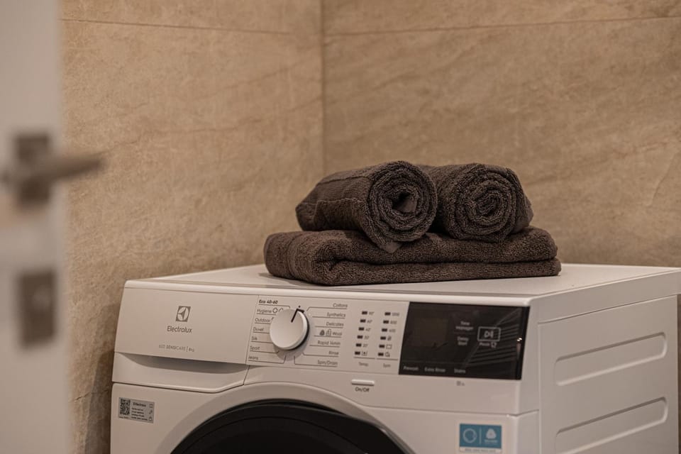 Bathroom, washing machine