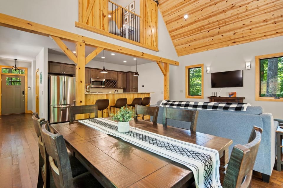 Serene Blue Ridge Pkwy Cabin Cabin in Mitchell County
