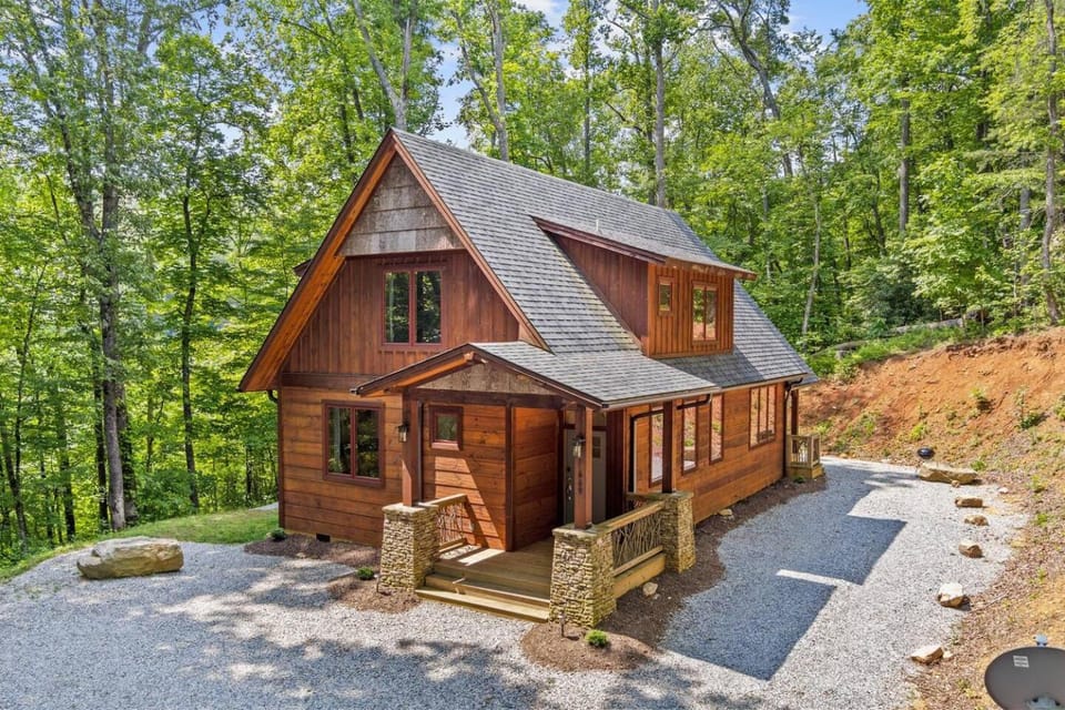 Serene Blue Ridge Pkwy Cabin Cabin in Mitchell County