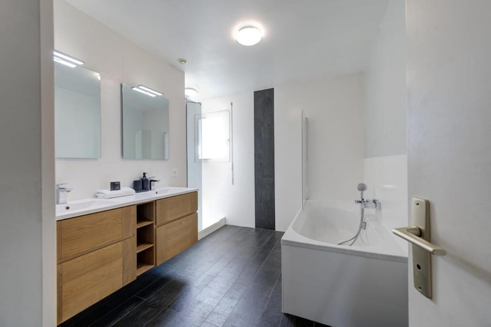 Petit Louis- Maison de charme avec jardin, garage Apartment in Tours
