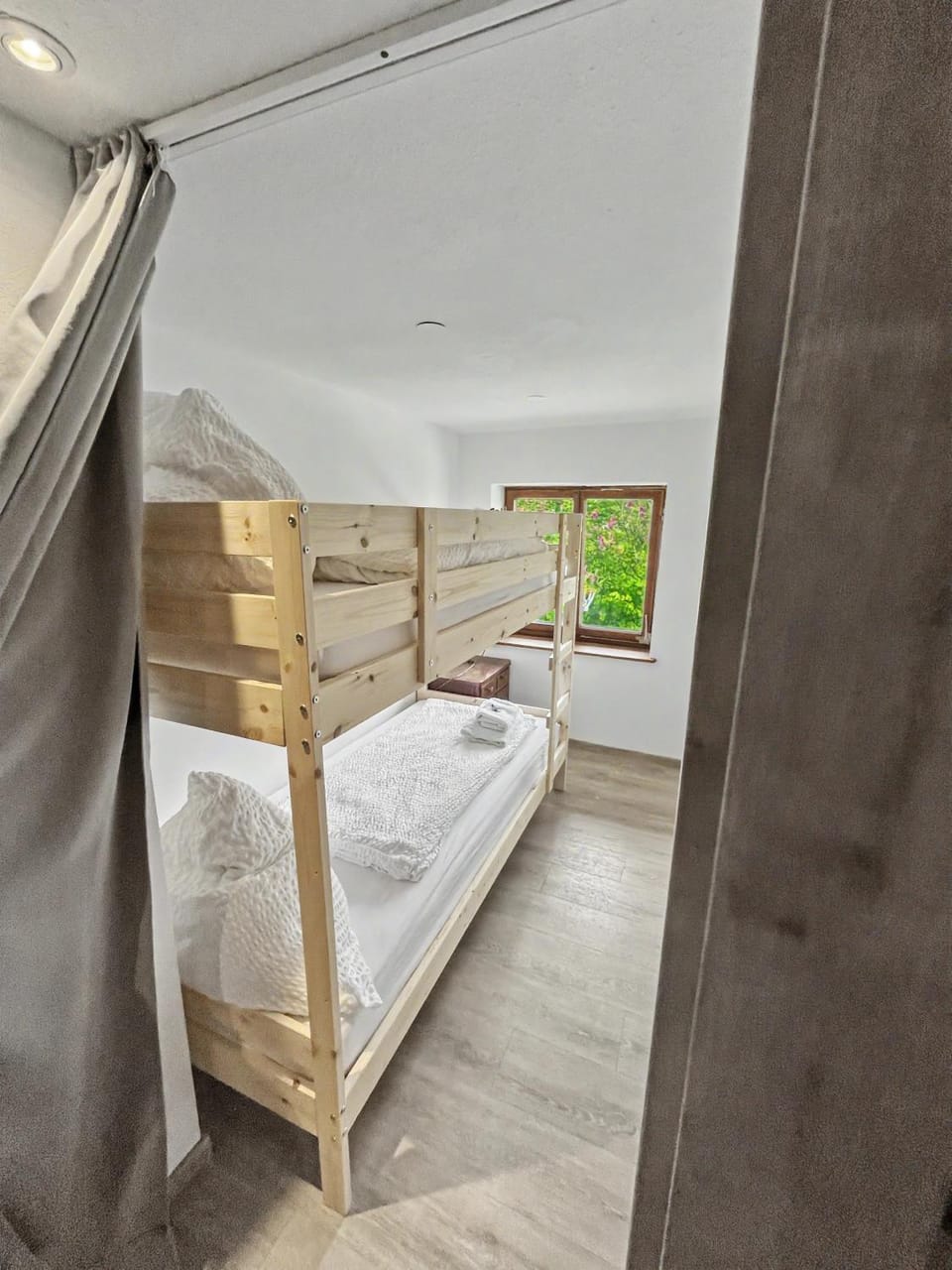 Bedroom, bunk bed