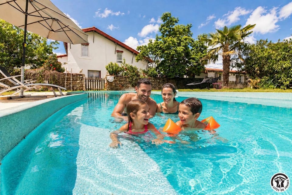 Day, People, Pool view, Swimming pool, children, group of guests, Family