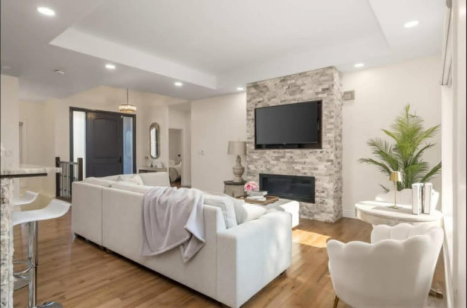 TV and multimedia, Living room, Photo of the whole room
