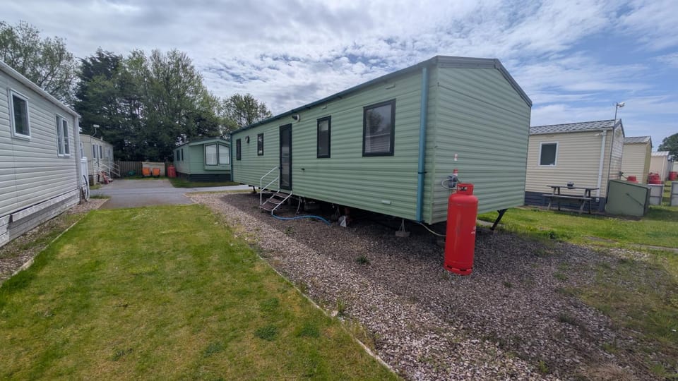 Shore&Meadow Holiday Lets - Luxury 8 berth caravan at Regent Bay Campground/ 
RV Resort in Morecambe