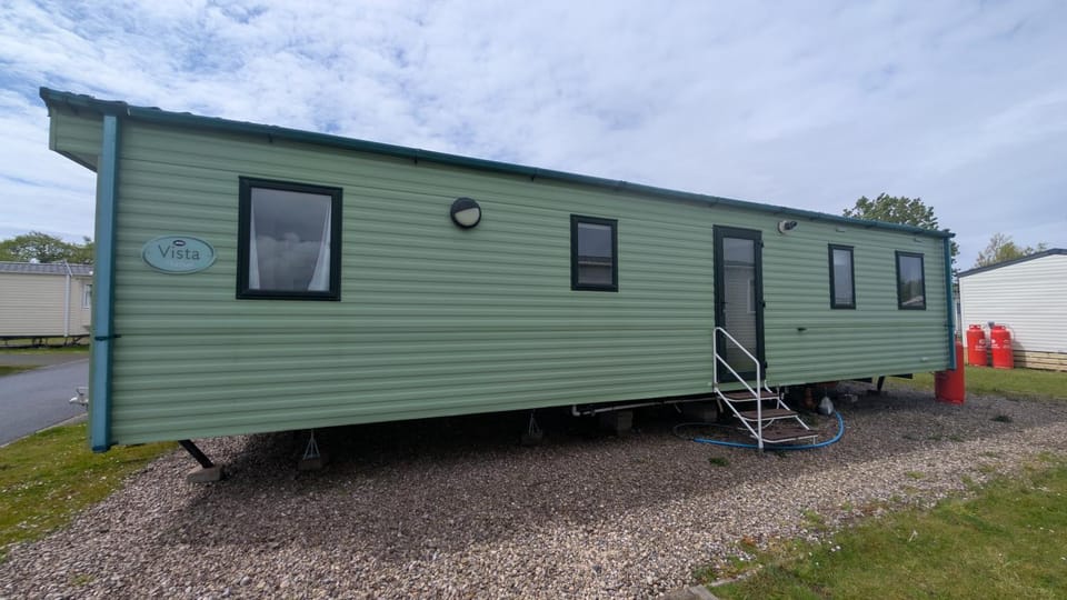 Shore&Meadow Holiday Lets - Luxury 8 berth caravan at Regent Bay Campground/ 
RV Resort in Morecambe