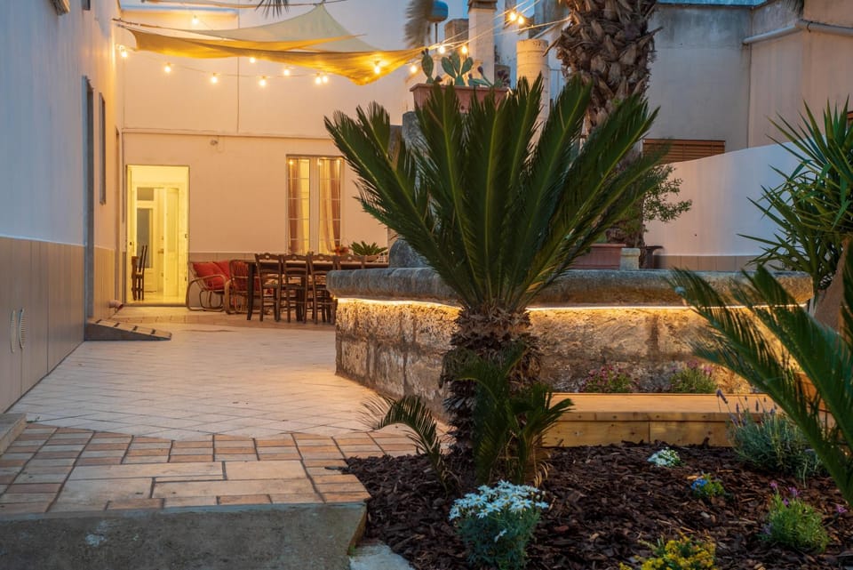 Property building, Patio, Day, Garden, Garden view