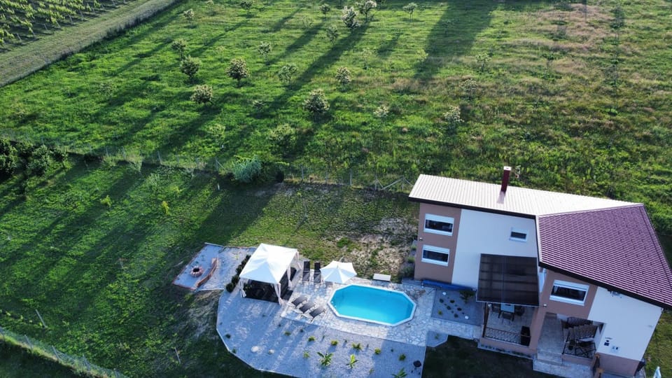 Spring, Day, Natural landscape, Bird's eye view, Pool view, Swimming pool, sunbed