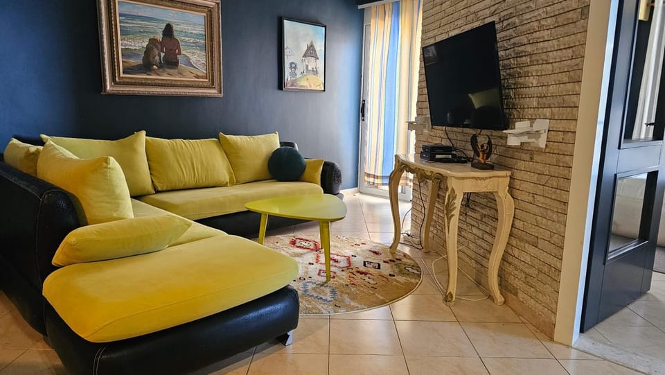 Wellenblick Apartment in Vlorë
