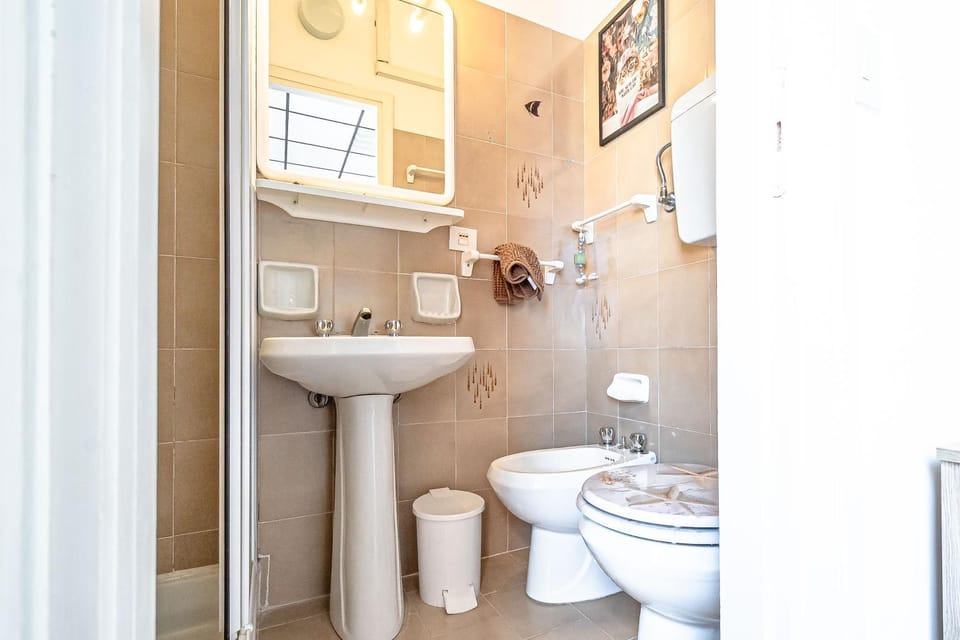 Toilet, Bathroom
