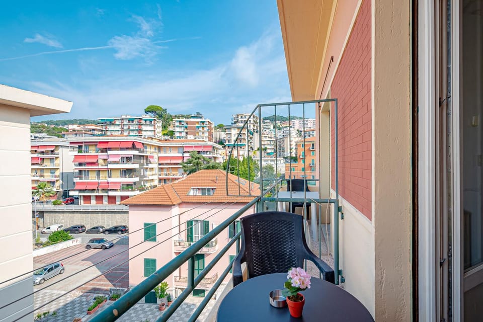 Balcony/Terrace, Quiet street view