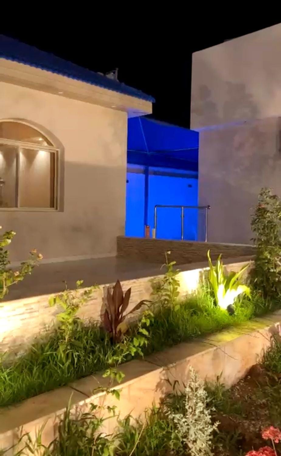 Property building, Patio, Garden, Balcony/Terrace