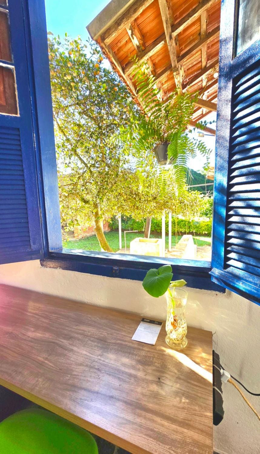 Suíte em casa histórica com vista em Gonçalves Vacation rental in State of São Paulo