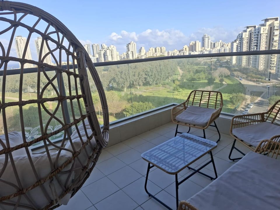 דירת נופש עם נוף לים Apartment in Netanya